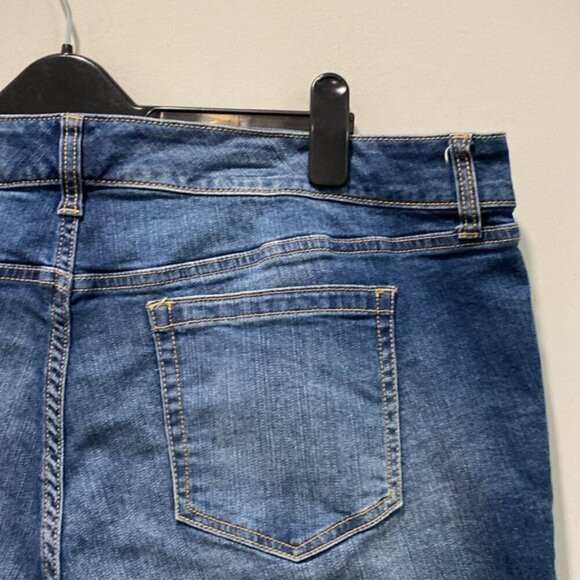 Torrid Blue Jean Shorts Size 18 - Picture 7 of 10